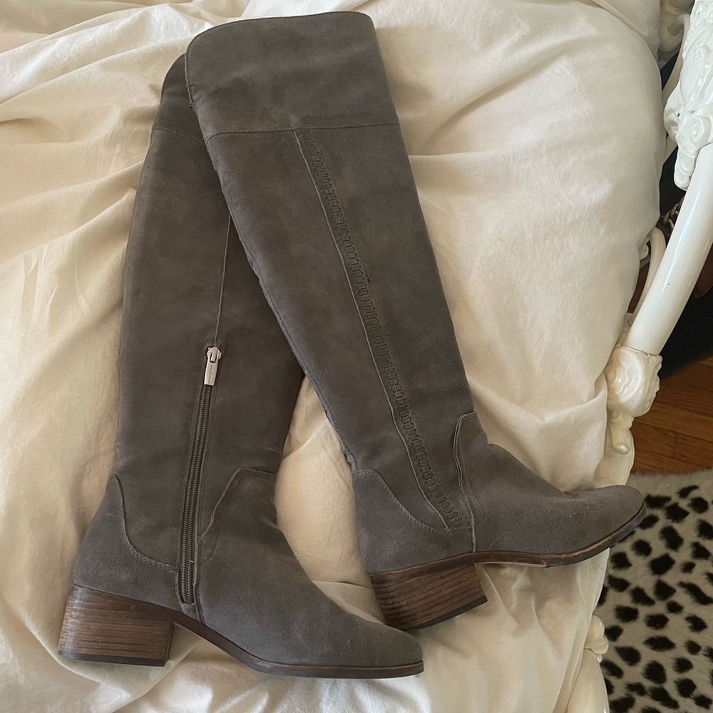 VINCE CAMUTO SUEDE GRAY BOOTS